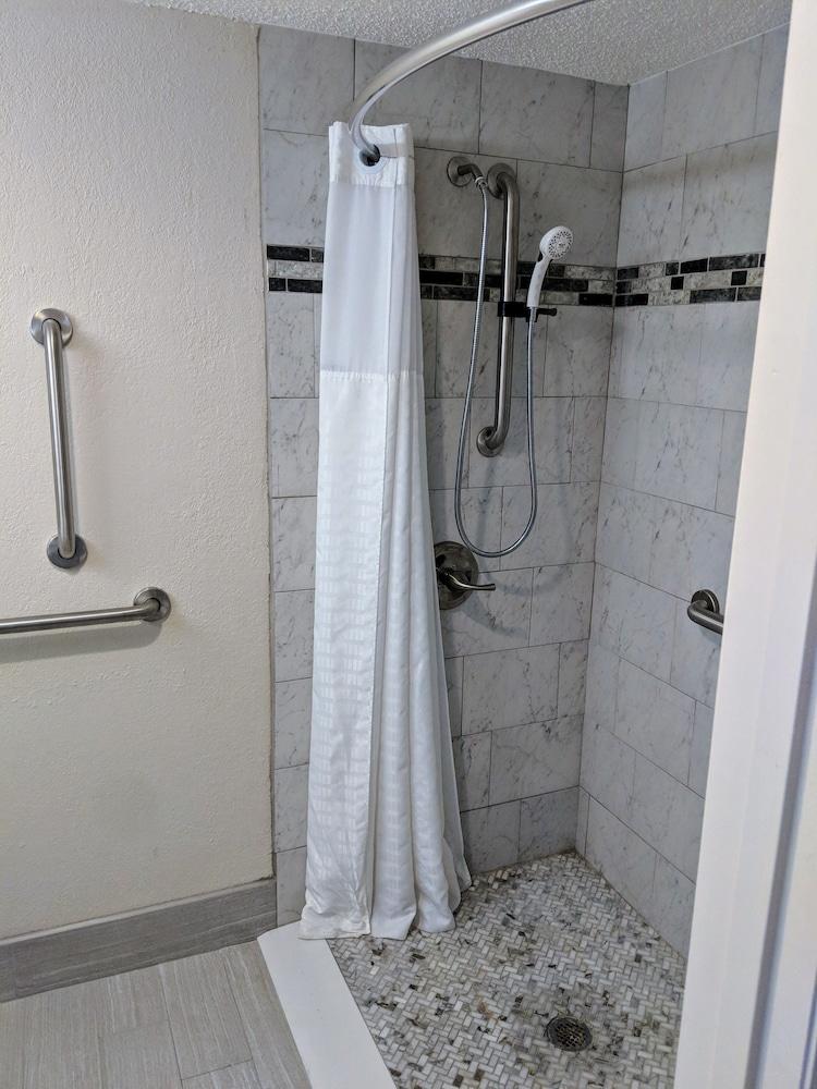 Super 8 By Wyndham לייק סיטי מראה חיצוני תמונה